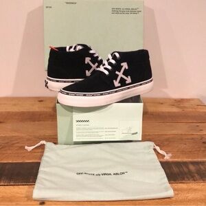 Off-White Black and White High-Tops skate sneakers